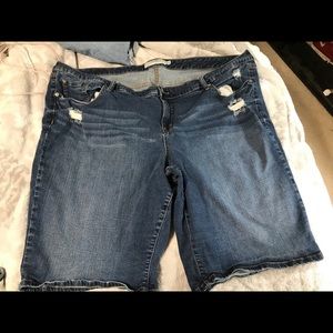 Torrid Denim shorts size 28